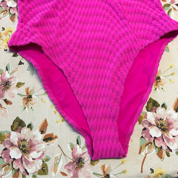 NWOT! GOOD AMERICAN Neon Pink Terry Cloth One Piece Swimsuit Size 7 (4X) - Picture 3 of 7